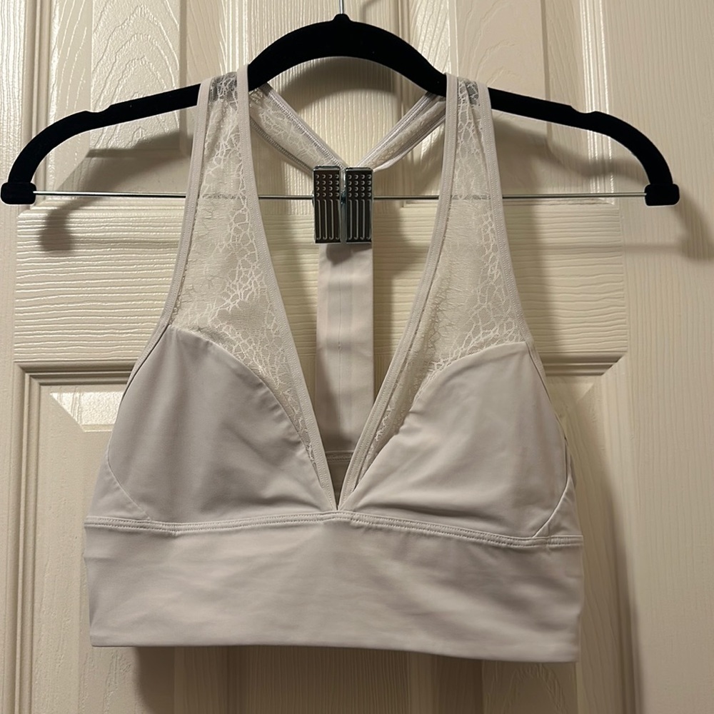 Lululemon Off-White Twist and Train Bra